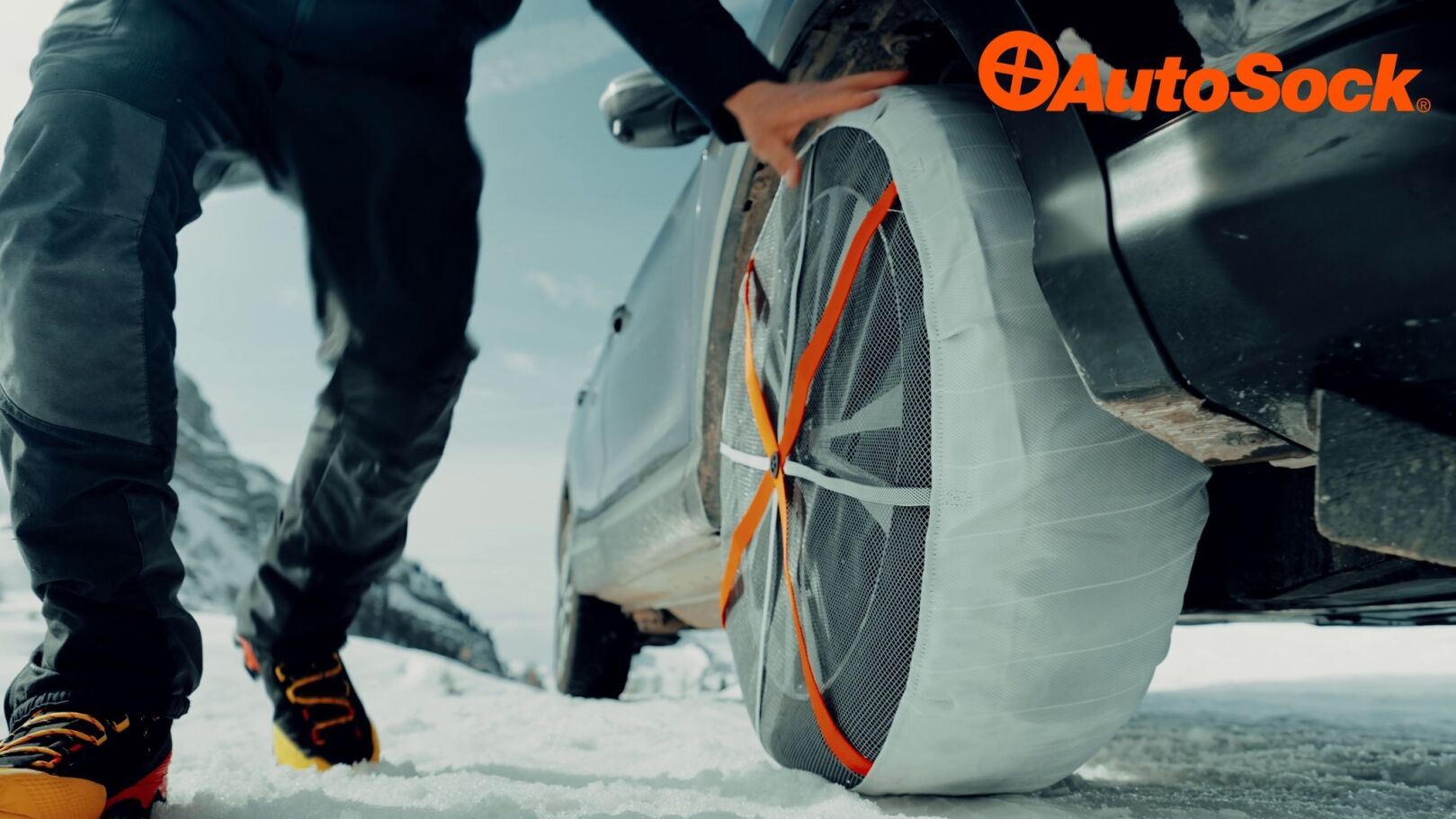 Video laden: Autosock DIE SCHLAUE ALTERNATIVE ZUR SCHNEEKETTE